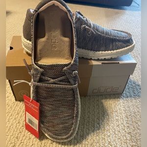 Hey Dude Wendy collection in Antique Rose color ladies size 9